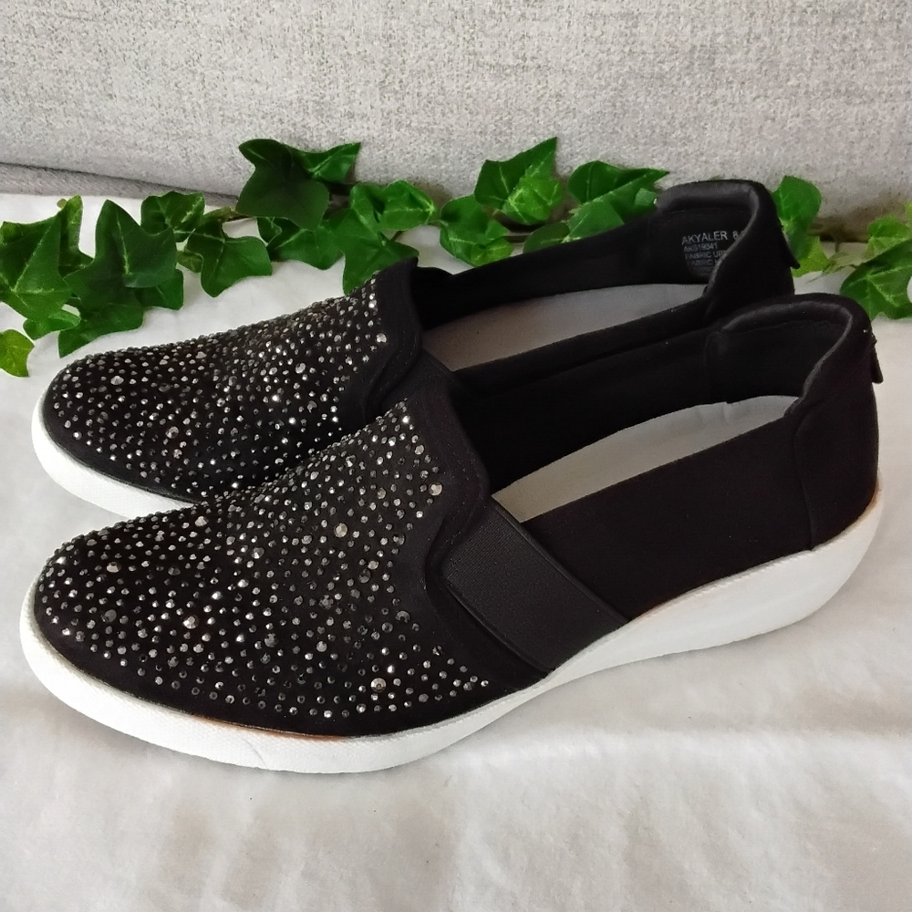 Womens Annie Klein Akaiper Black Slip-On Sport Sneakers with Rhinestones